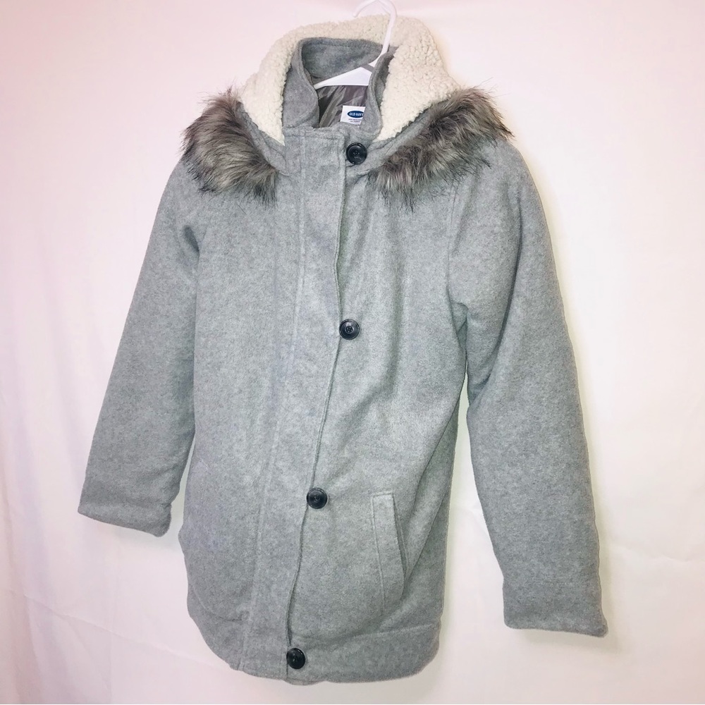 Old Navy Performance Fleece warm winter jacket with hood and faux fur trim